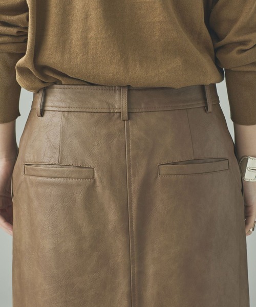 Curensology（カレンソロジー）の「Curensology(カレンソロジー)/ヴィンテージフェイクレザースカート（スカート・レディース・キャメル/ブラック・FREE）」の16枚目の写真
