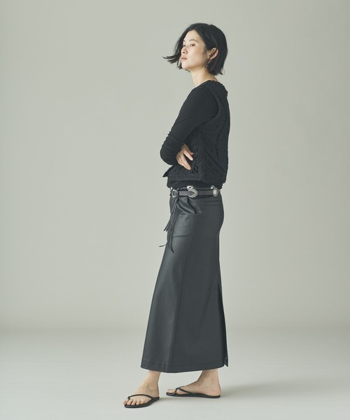 Curensology（カレンソロジー）の「Curensology(カレンソロジー)/ヴィンテージフェイクレザースカート（スカート・レディース・キャメル/ブラック・FREE）」の7枚目の写真