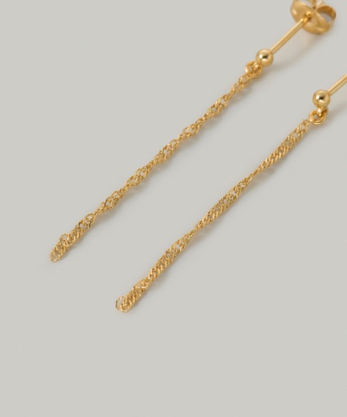Jolie Toujours(ジョリトゥジュール)の「【金属アレルギー軽減】〈Silver925〉ツイストチェーンGPピアス(ピアス(両耳用)・レディース・ゴールド・FREE)」の2枚目の写真