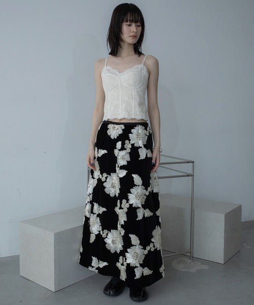 VACANCY（ヴァカンシー）の「コルセットライクレースキャミソール/カップ付きインナー（キャミソール・レディース・ホワイト/ブラック・MEDIUM）」の22枚目の写真