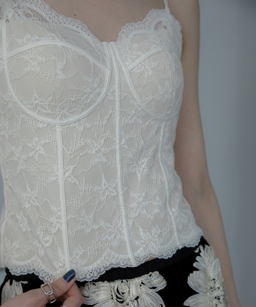 VACANCY（ヴァカンシー）の「コルセットライクレースキャミソール/カップ付きインナー（キャミソール・レディース・ホワイト/ブラック・MEDIUM）」の16枚目の写真
