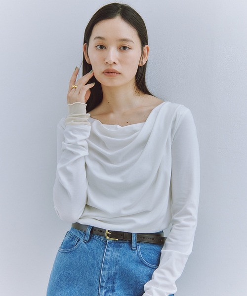 Obis&(オビスアンド)の「【2WAY】袖レイヤードオフショルトップス(Tシャツ/カットソー・レディース・アイボリー/チャコール・FREE)」の2枚目の写真