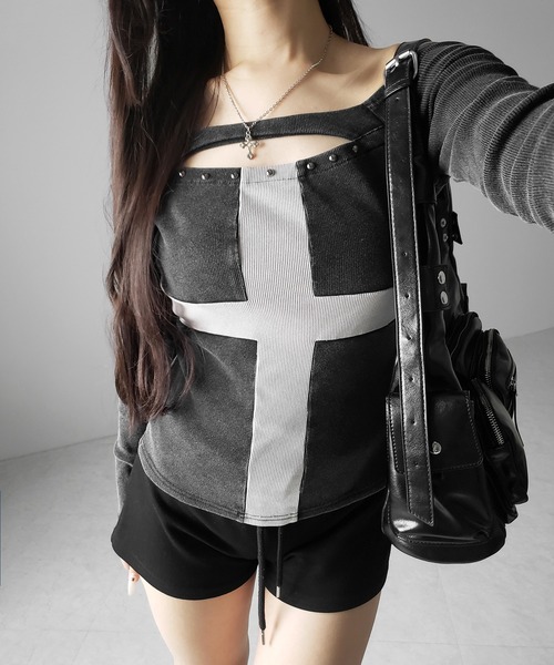 me+em select(ミームセレクト)の「【 2color 】十字架ヴィンテージクロスオフショルスリムリブトップス / vintage cross offshoulder slim lib tops(Tシャツ/カットソー・レディース・グレー/ブラック・FREE)」の19枚目の写真