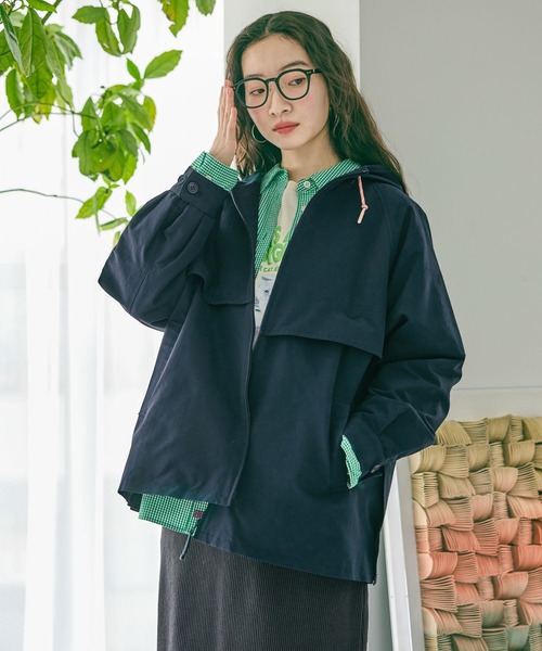 niko and...（ニコアンド）の「ヨーク付きマウンテンパーカ（マウンテンパーカー・レディース・ベージュ/ネイビー・FREE）」の4枚目の写真