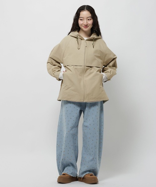 niko and...（ニコアンド）の「ヨーク付きマウンテンパーカ（マウンテンパーカー・レディース・ベージュ/ネイビー・FREE）」の6枚目の写真