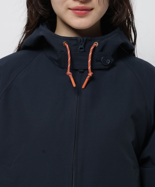 niko and...（ニコアンド）の「ヨーク付きマウンテンパーカ（マウンテンパーカー・レディース・ベージュ/ネイビー・FREE）」の17枚目の写真