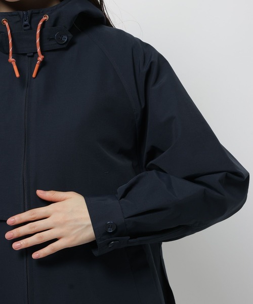 niko and...（ニコアンド）の「ヨーク付きマウンテンパーカ（マウンテンパーカー・レディース・ベージュ/ネイビー・FREE）」の19枚目の写真