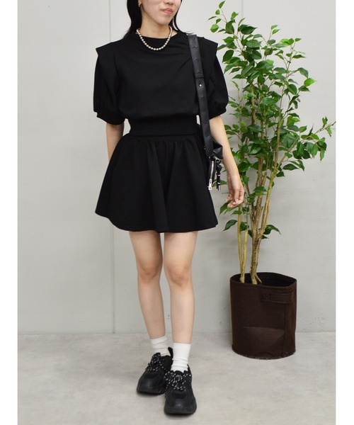 ＆soiree（アンドソワレ）の「パフスリーブトップス＆ショートパンツスウェットセットアップ（スウェット・レディース・グレー/ブラック・FREE）」の3枚目の写真