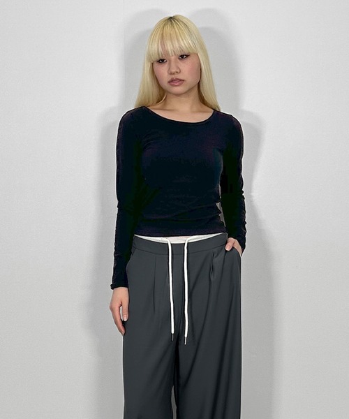 MATU:TA（マトゥータ）の「バックダブルストラップロングTシャツ/【後ろ姿まで可愛いバックリボン】 背中デザイン ダブルリボン 長袖 コンパクト ラウンドネック バックオープン 無地 レイヤード シンプルブラック ホワイト グレー（Tシャツ/カットソー・レディース・グレー/ブラック/ホワイト・FREE）」の16枚目の写真