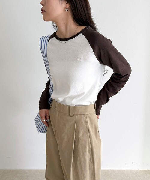 fredy emue（フレディエミュ）の「シアーラグランロンＴシャツ（Tシャツ/カットソー・レディース・オフホワイト/チャコールグレー/ブラウン・38）」の9枚目の写真