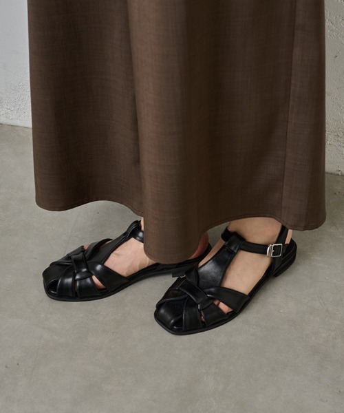 COLONY 2139(コロニートゥーワンスリーナイン)の「グルカサンダル(サンダル・レディース・ブラック/ベージュ・LARGE/MEDIUM)」の12枚目の写真