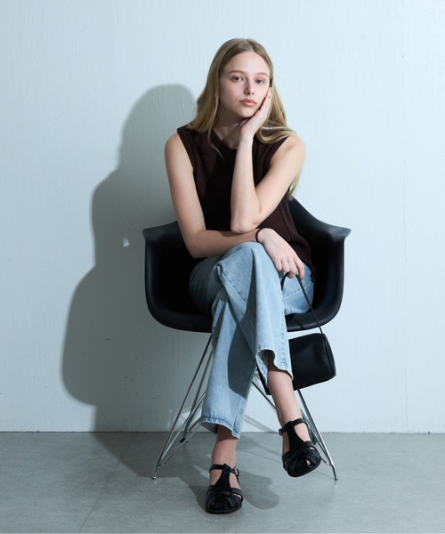 COLONY 2139(コロニートゥーワンスリーナイン)の「グルカサンダル(サンダル・レディース・ブラック/ベージュ・LARGE/MEDIUM)」の6枚目の写真