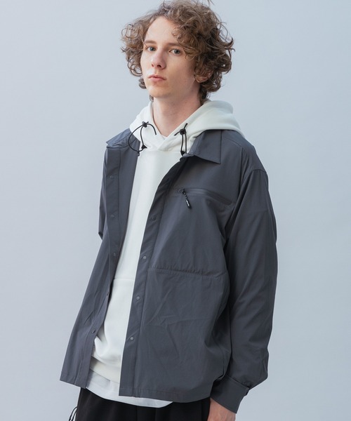 +phenix(プラスフェニックス)の「+phenix(プラスフェニックス) AIRFLOW LONG SLEEVE SHIRT / エアフロー ロングスリーブシャツ(シャツ/ブラウス・メンズ・ブラック/ホワイト/チャコール・L/M/XL)」の4枚目の写真