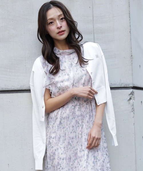 JILL by JILL STUART(ジルバイジルスチュアート)の「Link J刺繍UVカーディガン(ニット/セーター・レディース・ブルー/ピンク/ホワイト/ネイビー・FREE)」の2枚目の写真