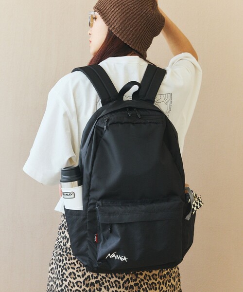 NANGA(ナンガ)の「NANGA/ナンガ ECOPAK UR DAY BAG バックパック(バックパック/リュック・メンズ・ブラック/オリーブ・ONE SIZE)」の2枚目の写真