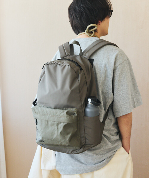 NANGA（ナンガ）の「NANGA/ナンガ ECOPAK UR DAY BAG バックパック（バックパック/リュック・メンズ・ブラック/オリーブ・ONE SIZE）」の5枚目の写真
