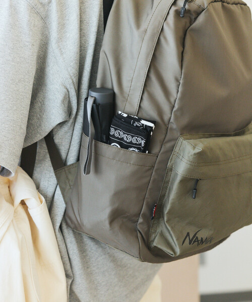 NANGA（ナンガ）の「NANGA/ナンガ ECOPAK UR DAY BAG バックパック（バックパック/リュック・メンズ・ブラック/オリーブ・ONE SIZE）」の8枚目の写真