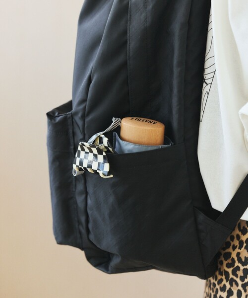 NANGA(ナンガ)の「NANGA/ナンガ ECOPAK UR DAY BAG バックパック(バックパック/リュック・メンズ・ブラック/オリーブ・ONE SIZE)」の6枚目の写真