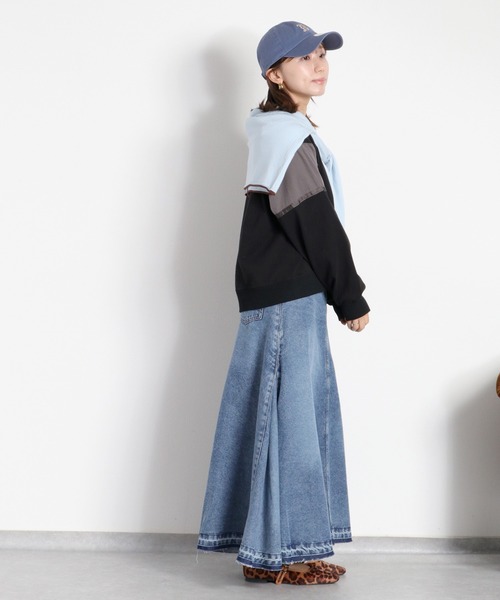 cepo（セポ）の「【歩くたび美しく揺れる】サイドタックフレアデニムスカート（デニムスカート・レディース・ブルー系3/ブルー系2・S/M/L）」の6枚目の写真