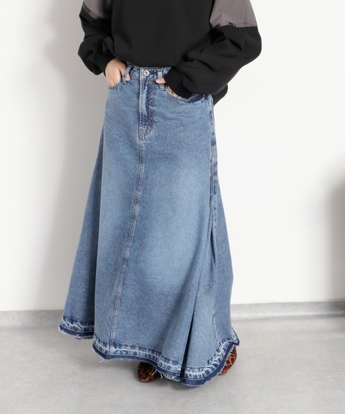 cepo（セポ）の「【歩くたび美しく揺れる】サイドタックフレアデニムスカート（デニムスカート・レディース・ブルー系3/ブルー系2・S/M/L）」の9枚目の写真