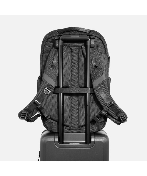 Aer（エアー）の「AER　Travel Pack 4 35L　/　AER-21071（バックパック/リュック・メンズ・ブラック・FREE）」の12枚目の写真