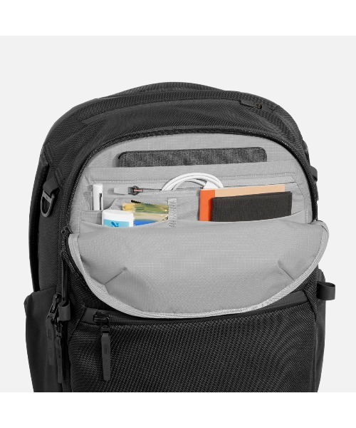 Aer（エアー）の「AER　Travel Pack 4 35L　/　AER-21071（バックパック/リュック・メンズ・ブラック・FREE）」の14枚目の写真