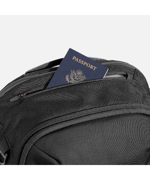 Aer（エアー）の「AER　Travel Pack 4 35L　/　AER-21071（バックパック/リュック・メンズ・ブラック・FREE）」の16枚目の写真