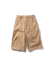 GOAT ESSENCE | TUCK CURVE WIDE SHORTS(スラックス)