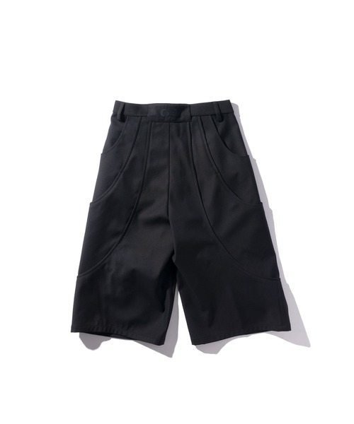 GOAT ESSENCE（ゴートエッセンス）の「TUCK CURVE WIDE SHORTS（スラックス・メンズ・ベージュ/ブラック/グレー・1/2）」の5枚目の写真