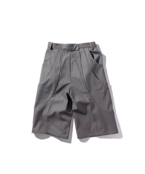 GOAT ESSENCE（ゴートエッセンス）の「TUCK CURVE WIDE SHORTS（スラックス・メンズ・ベージュ/ブラック/グレー・1/2）」の7枚目の写真