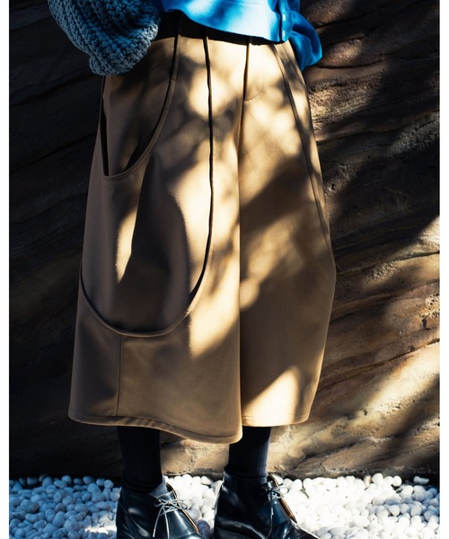 GOAT ESSENCE（ゴートエッセンス）の「TUCK CURVE WIDE SHORTS（スラックス・メンズ・ベージュ/ブラック/グレー・1/2）」の14枚目の写真