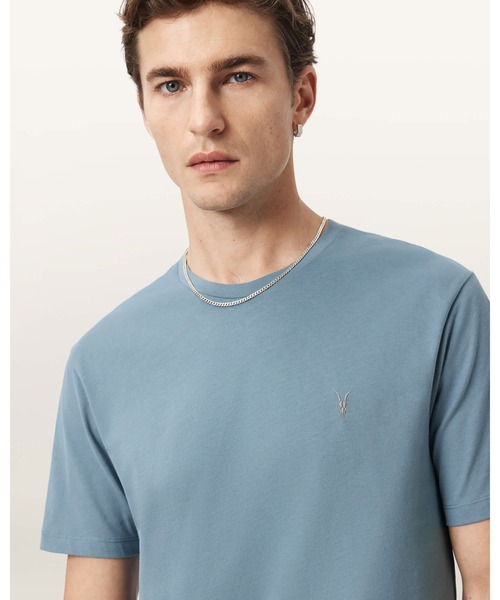ALLSAINTS(オールセインツ)の「BRACE BRUSHED COTTON CREW NECK T-SHIRT | BRACE ブラッシュ コットン クルーネック Tシャツ(Tシャツ/カットソー・メンズ・ブルー系その他・XS/S/M/L/XL)」の2枚目の写真