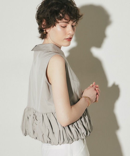 ARVELLIA(アルベリア)の「GATHERED HEM SLEEVELESS TOP(シャツ/ブラウス・レディース・グレイッシュベージュ/ブラック・M)」の8枚目の写真