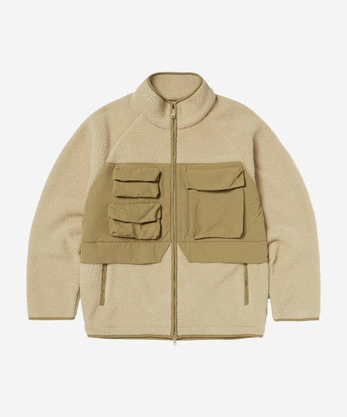 KALAPATTHAR(カラパタール)の「KP LOGO UTILITY POCKET HEAVY FLEECE JACKET - BEIGE(その他アウター・メンズ・その他・MEDIUM/LARGE/X-LARGE)」の2枚目の写真