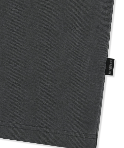 BROWNBREATH（ブラウンブレス）の「TAG PIGMENT TEE - CHARCOAL（Tシャツ/カットソー・レディース・その他・SMALL/MEDIUM/LARGE/X-LARGE/2XL）」の7枚目の写真