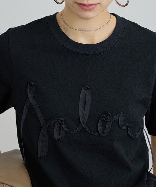 SALON adam et rope'(サロン アダム エ ロペ)の「テープ刺繍コンパクトTシャツ(Tシャツ/カットソー・レディース・オフホワイト/ブラック・FREE)」の3枚目の写真