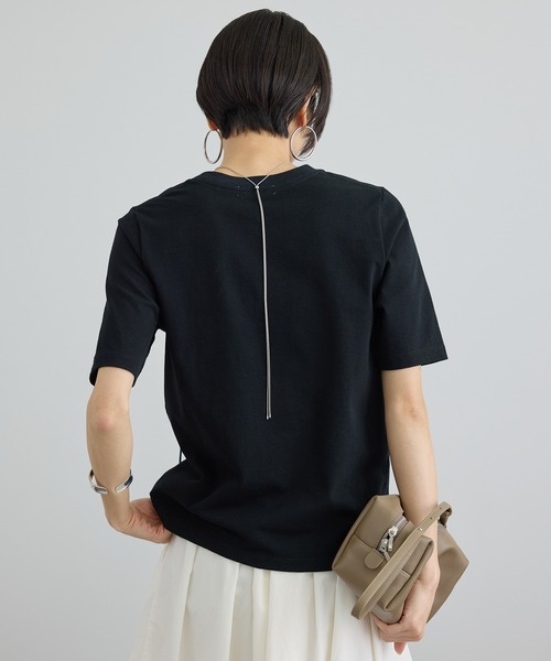 SALON adam et rope'(サロン アダム エ ロペ)の「テープ刺繍コンパクトTシャツ(Tシャツ/カットソー・レディース・オフホワイト/ブラック・FREE)」の4枚目の写真