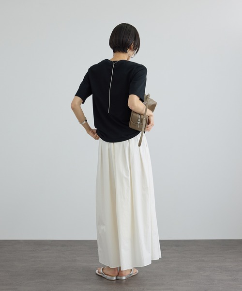 SALON adam et rope'(サロン アダム エ ロペ)の「テープ刺繍コンパクトTシャツ(Tシャツ/カットソー・レディース・オフホワイト/ブラック・FREE)」の8枚目の写真
