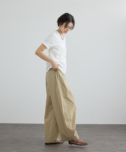 SALON adam et rope'(サロン アダム エ ロペ)の「テープ刺繍コンパクトTシャツ(Tシャツ/カットソー・レディース・オフホワイト/ブラック・FREE)」の10枚目の写真