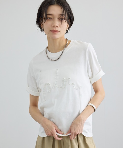 SALON adam et rope'(サロン アダム エ ロペ)の「テープ刺繍コンパクトTシャツ(Tシャツ/カットソー・レディース・オフホワイト/ブラック・FREE)」の11枚目の写真