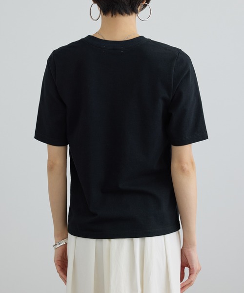 SALON adam et rope'(サロン アダム エ ロペ)の「テープ刺繍コンパクトTシャツ(Tシャツ/カットソー・レディース・オフホワイト/ブラック・FREE)」の16枚目の写真