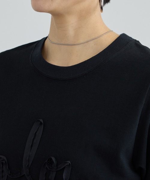 SALON adam et rope'(サロン アダム エ ロペ)の「テープ刺繍コンパクトTシャツ(Tシャツ/カットソー・レディース・オフホワイト/ブラック・FREE)」の17枚目の写真