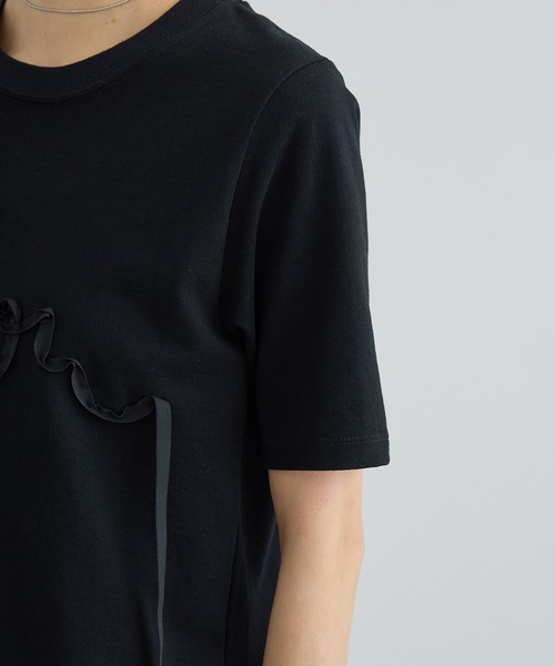 SALON adam et rope'(サロン アダム エ ロペ)の「テープ刺繍コンパクトTシャツ(Tシャツ/カットソー・レディース・オフホワイト/ブラック・FREE)」の18枚目の写真