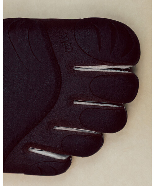 VIBRAM FIVEFINGERS（ビブラムファイブフィンガーズ）の「VIBRAM｜CLASSIC EVO MEN（スニーカー・メンズ・ホワイト系その他5・40/39/42/43/41）」の6枚目の写真