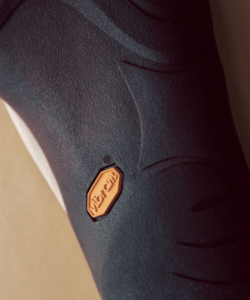 VIBRAM FIVEFINGERS（ビブラムファイブフィンガーズ）の「VIBRAM｜CLASSIC EVO MEN（スニーカー・メンズ・ホワイト系その他5・40/39/42/43/41）」の8枚目の写真