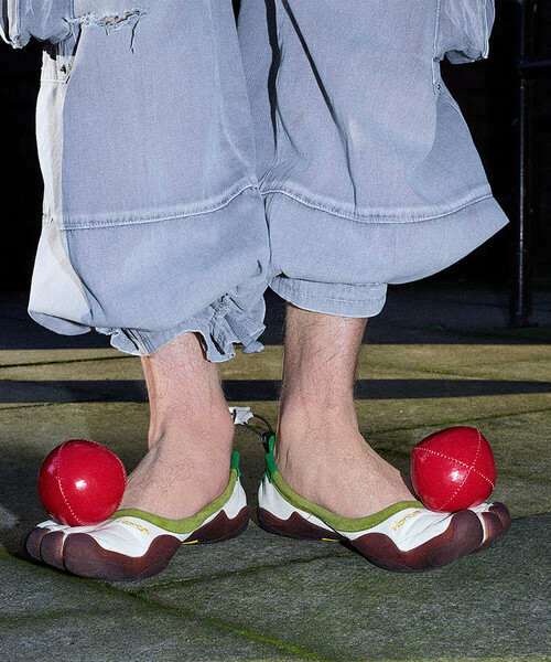 VIBRAM FIVEFINGERS（ビブラムファイブフィンガーズ）の「VIBRAM｜CLASSIC EVO MEN（スニーカー・メンズ・ホワイト系その他5・40/39/42/43/41）」の2枚目の写真