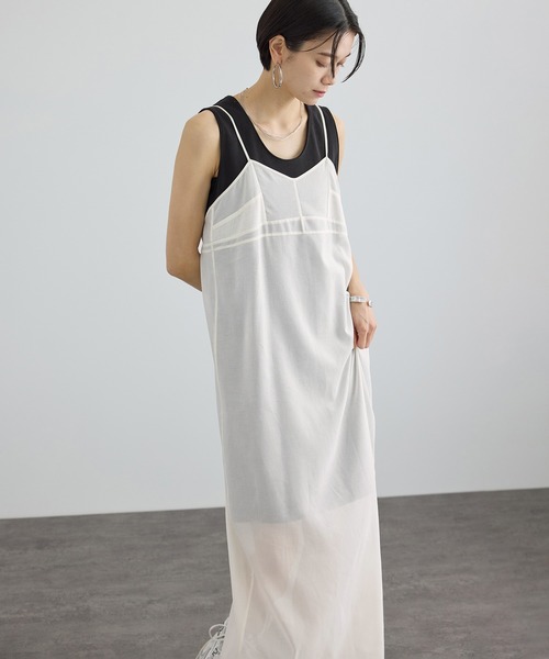 SALON adam et rope'（サロン アダム エ ロペ）の「コットンボイルシアーキャミワンピース（ワンピース・レディース・ブラック/オフホワイト・FREE）」の6枚目の写真