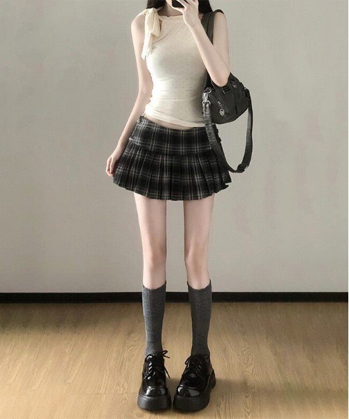 gossip!ロサンゼルス(ゴシップロサンゼルス)の「Y2K ヴィンテージスタイル チェック柄 スカート(スカート・レディース・チェック・M/L)」の3枚目の写真