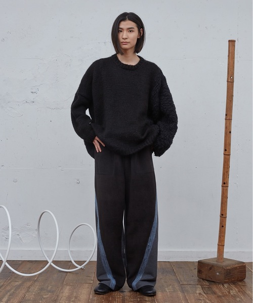 Dulcamara(ドゥルカマラ)の「ハンドニットグラデーションアシメPO(ニット/セーター・メンズ・マルチ/ブラック・1/0)」の4枚目の写真