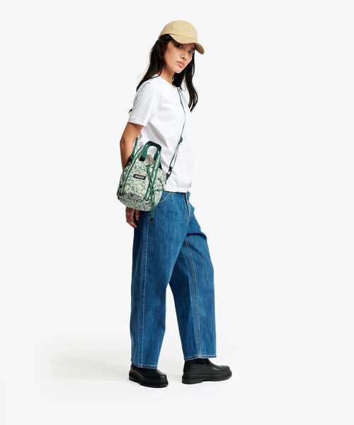 AIGLE(エーグル)の「【LIBERTY】 撥水 巾着 ミニショルダーバッグ 3L(ショルダーバッグ・レディース・ブルー/ピンク/モスグリーン・FREE)」の7枚目の写真